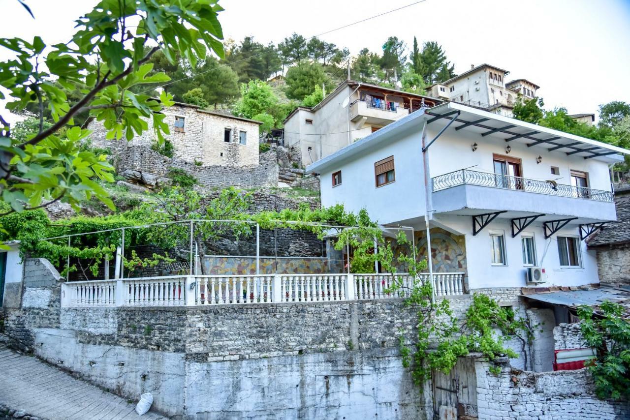 Grandma'S Home Gjirokastër Eksteriør billede